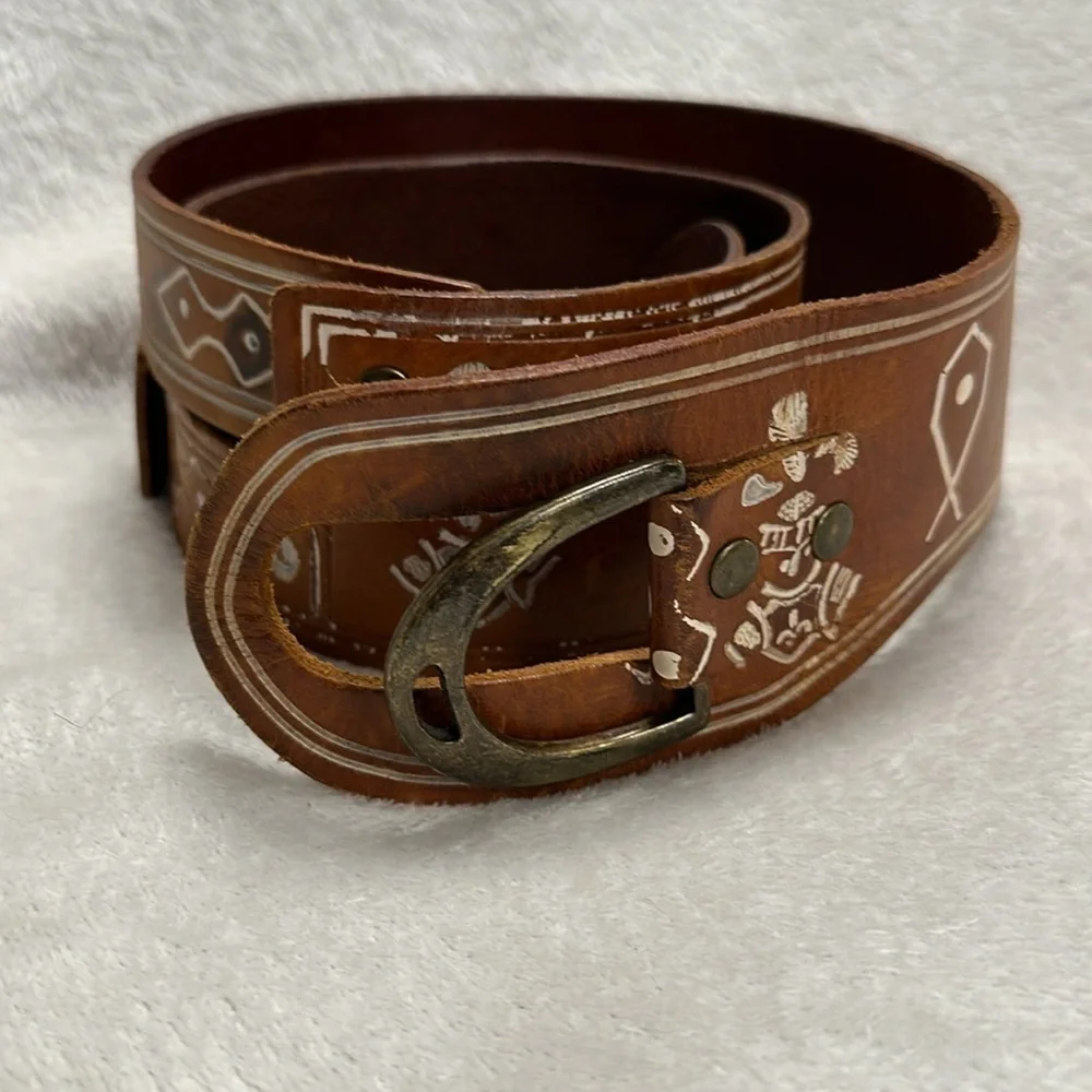 Línea Pelle wide leather embossed front hook metal belt, 42